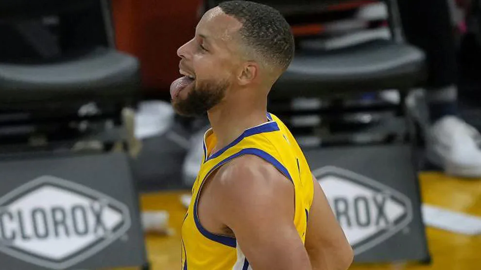Stephen Curry establece nueva marca de triples con 85 en un mes