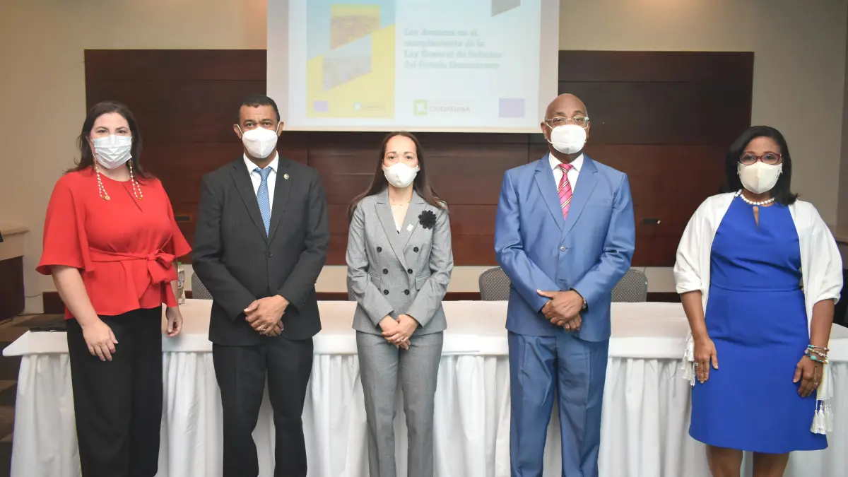 Al menos 81 funcionarios violan la regulación salarial, según estudio