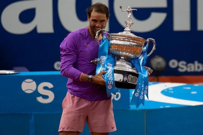 Rafael Nadal recupera el número 2 mundial tras ganar su duodécimo Godó