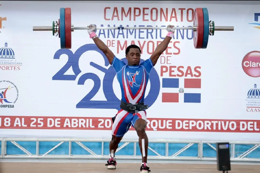 Yeison Michel muestra credenciales con tres medallas en Panam pesas