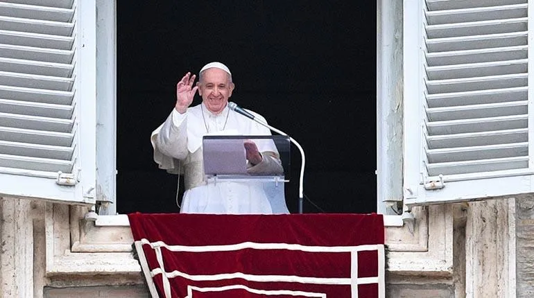 El papa insta a consagrados a vivir la realidad y evitar ideologías