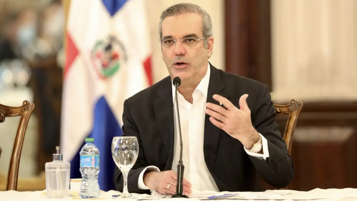 Abinader habló con Presupuesto sobre pago de prestaciones a empleados cancelados