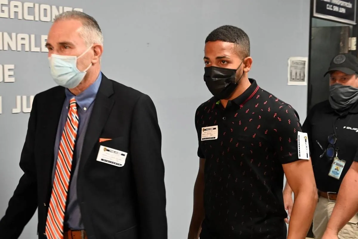 Se entrega a las autoridades federales boxeador en investigación por muerte de una mujer