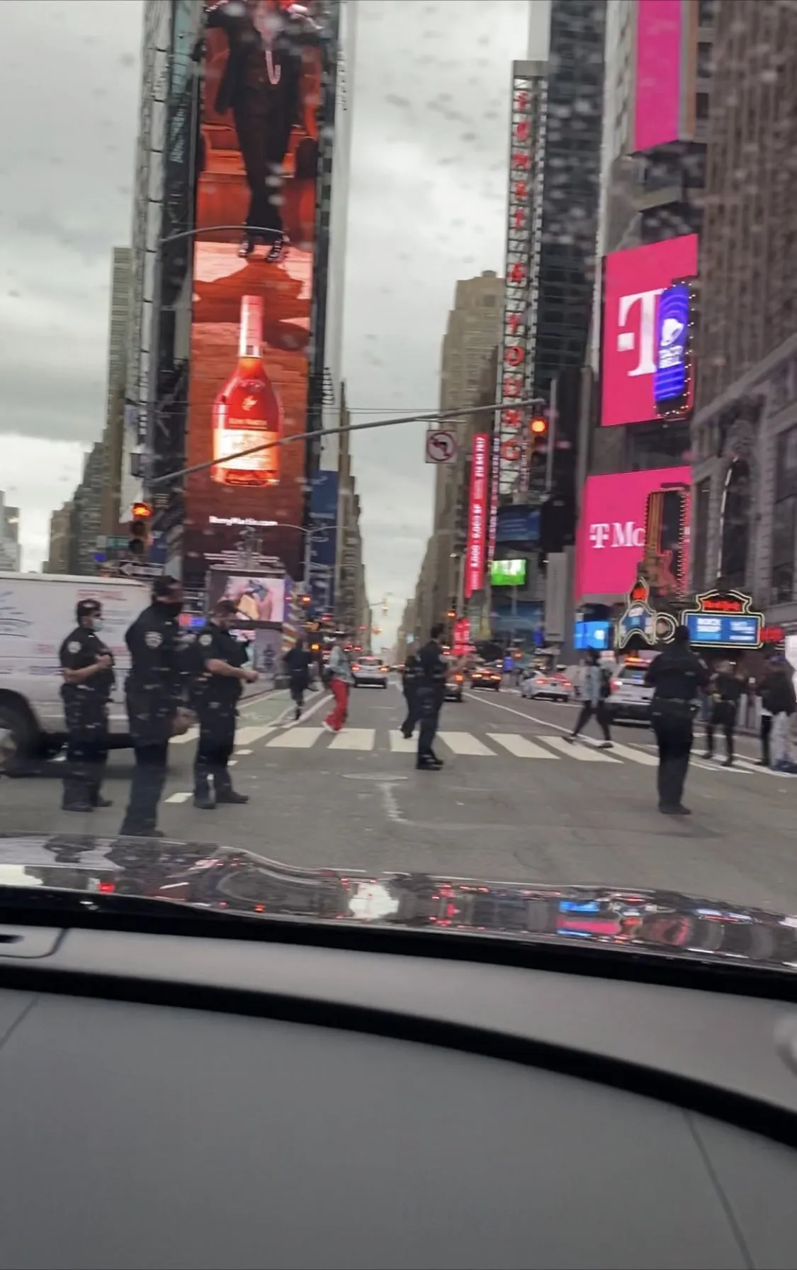 Dos personas, incluido un bebé, heridos en un tiroteo en Times Square