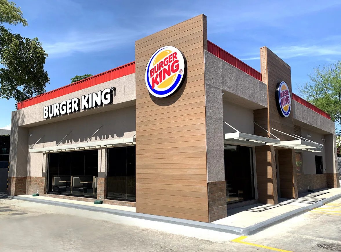 Franquicia Burger King habilita sus restaurantes para clases presenciales