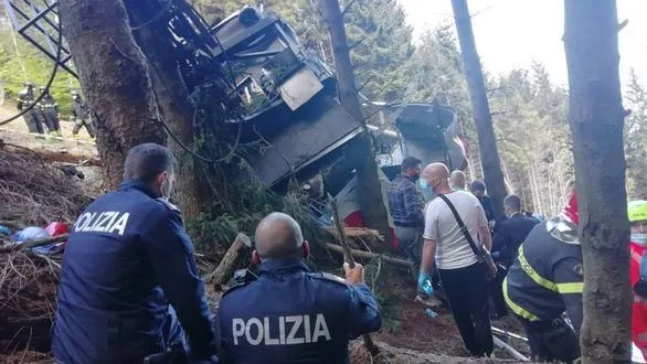 Salen de prisión los tres acusados por el desastre del teleférico en Italia
