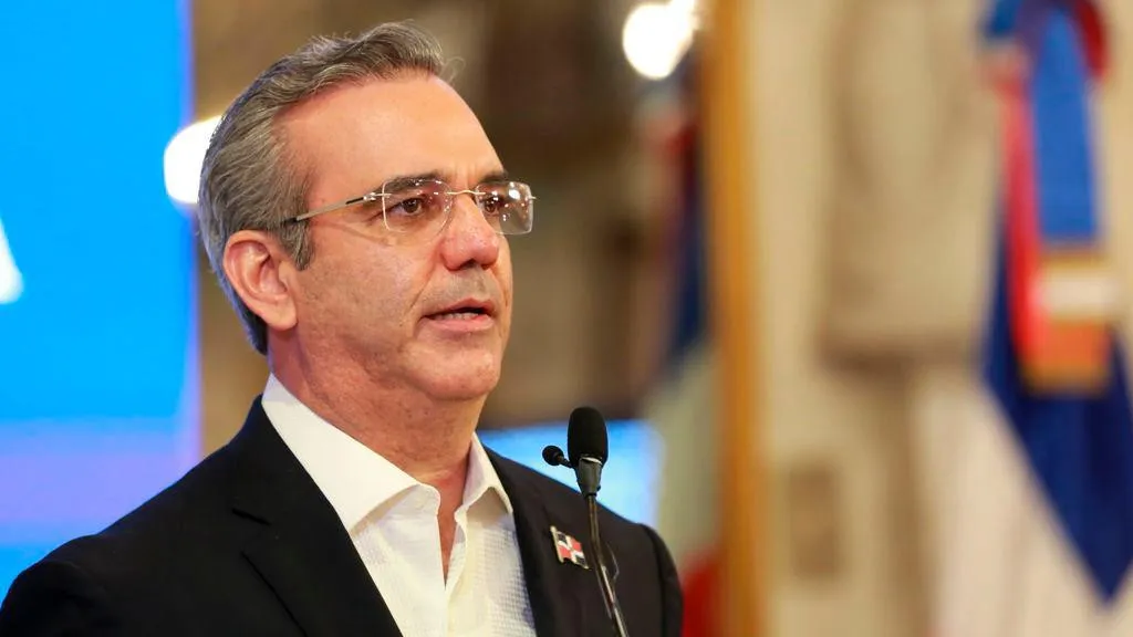 Abinader invita al país al astronauta que fotografió a RD desde el espacio