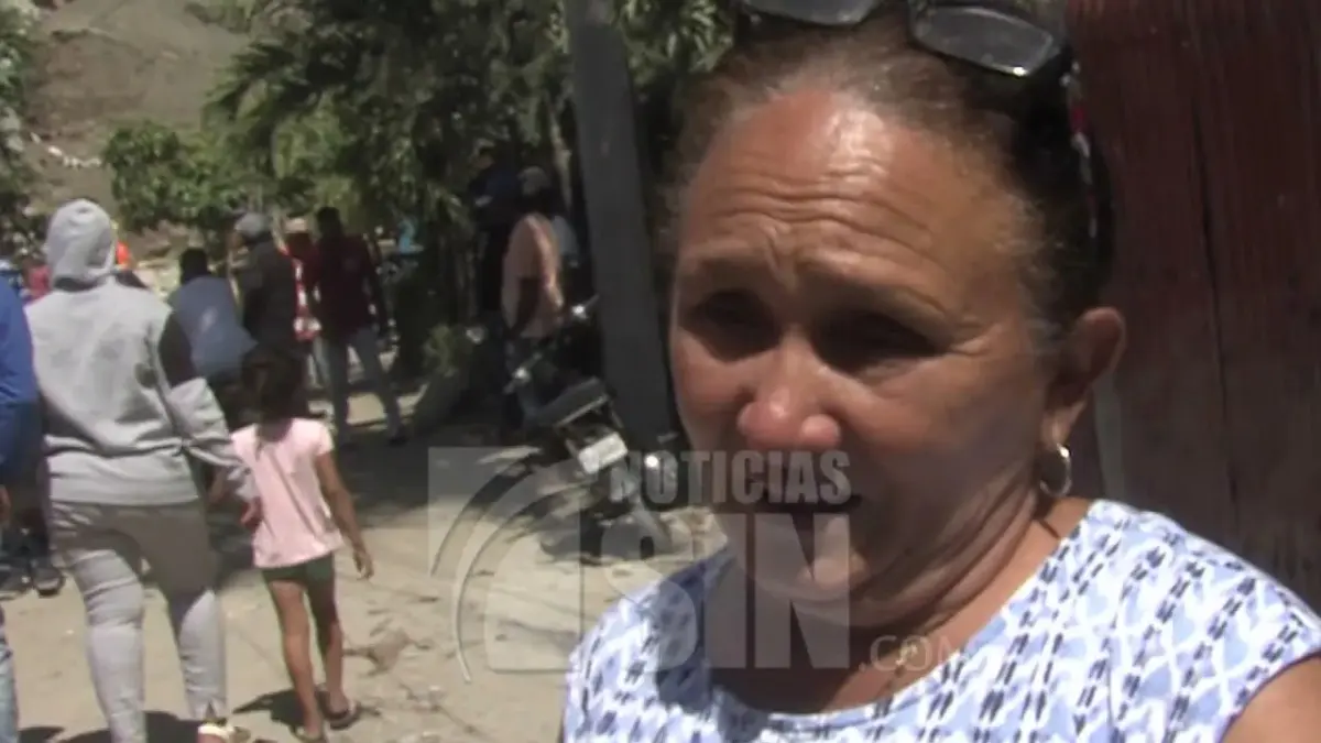 Pared mata a tres personas de una misma familia