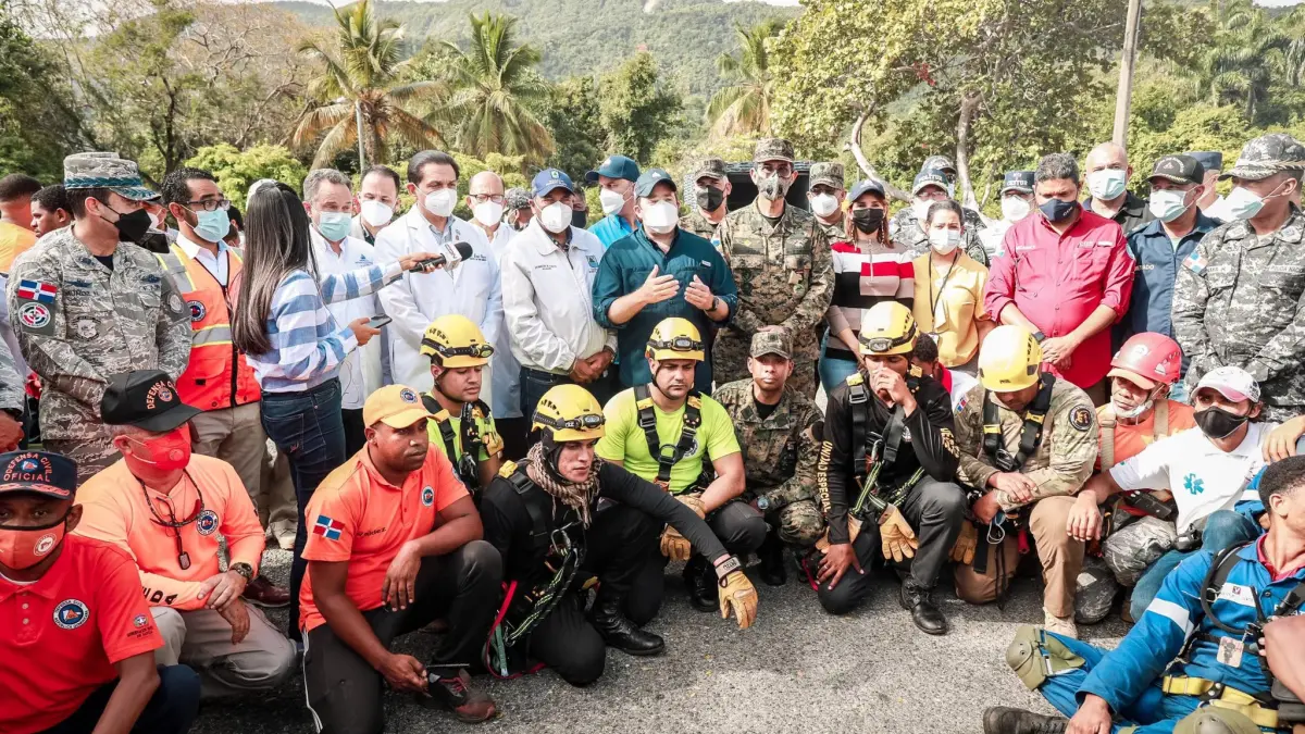 Culmina rescate de vacacionistas varados en el teleférico de Puerto Plata