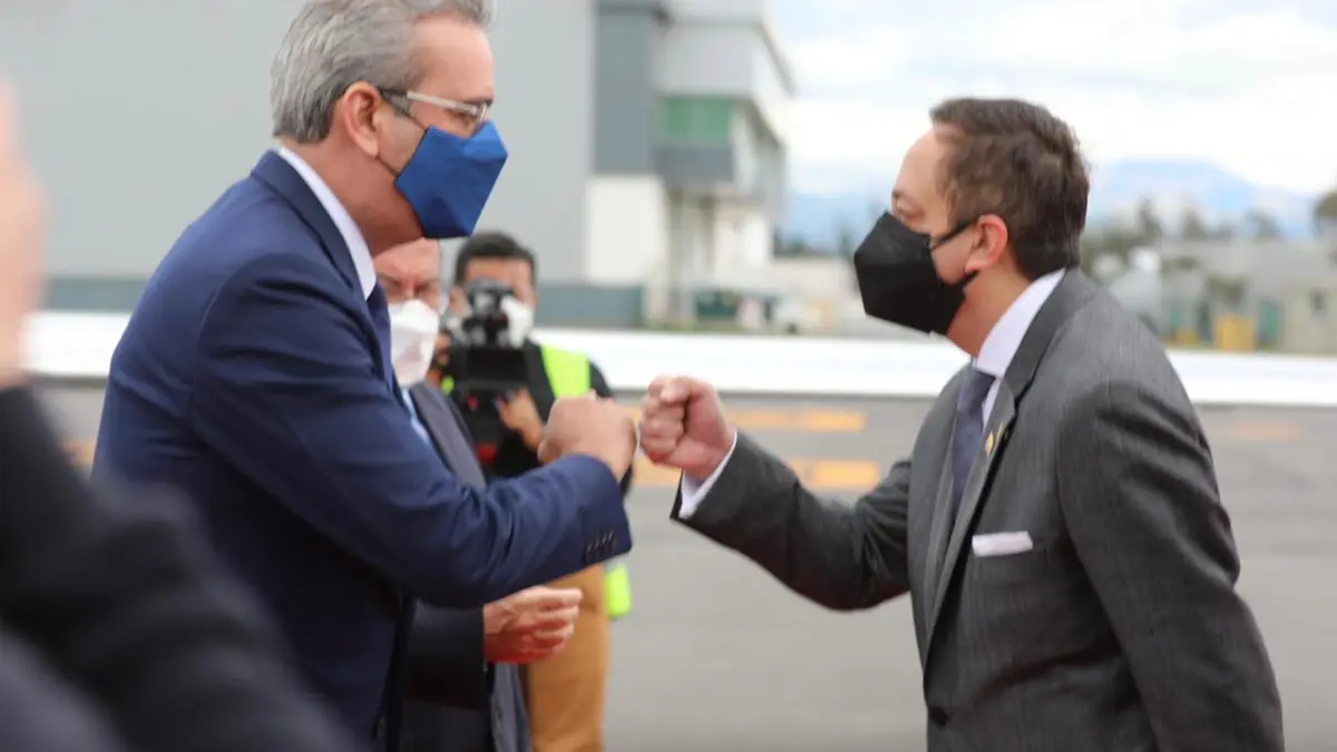 Abinader llega a Ecuador para toma posesión nuevo presidente