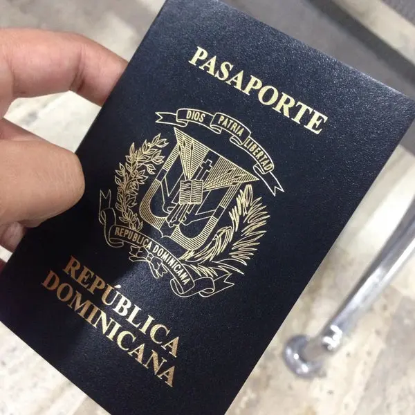 Pasaportes informa trabaja para emitir el documento de viaje en menos de 48 horas