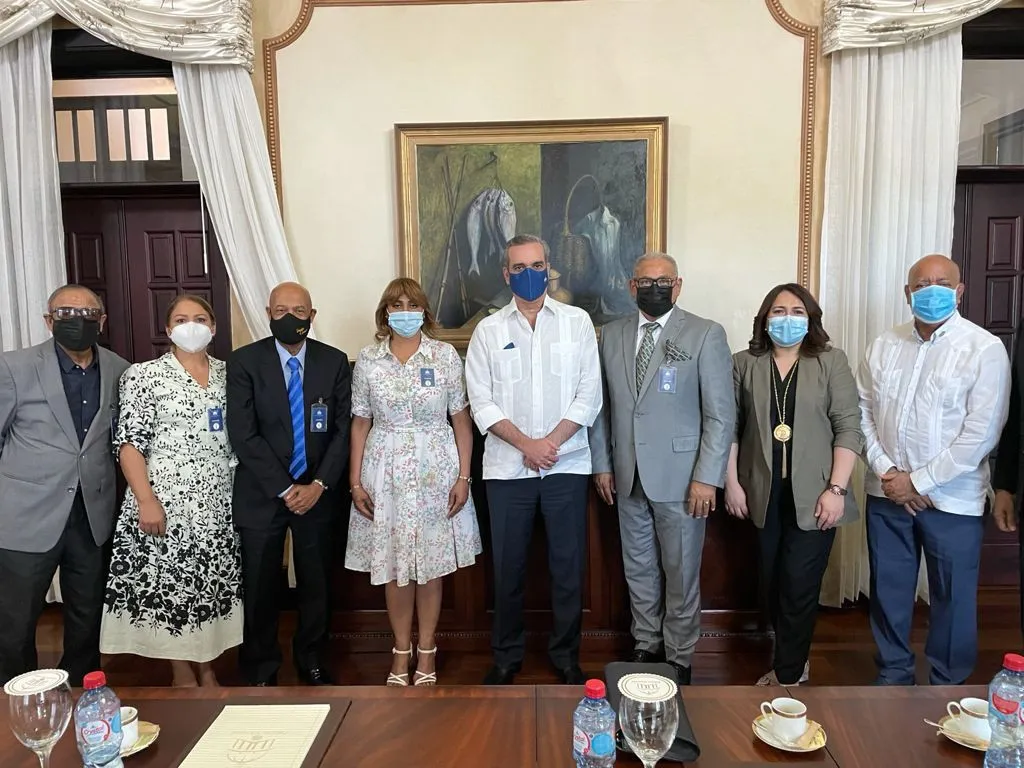 Luis Abinader se reúne con el Comité Ejecutivo de Acroarte