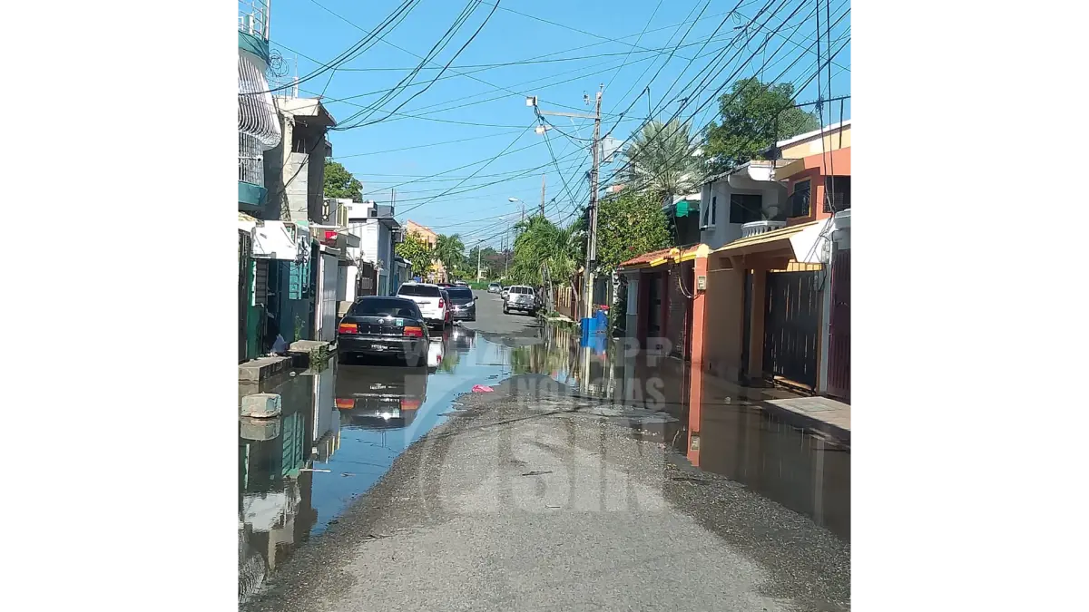 Reportan inundaciones por filtrantes tapados en SDE