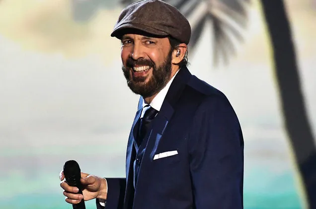 Juan Luis Guerra estrena álbum de éxitos “Entre Mar y Palmeras”