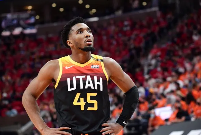 Un heroico Mitchell tumba a los Clippers con la ayuda de Gobert