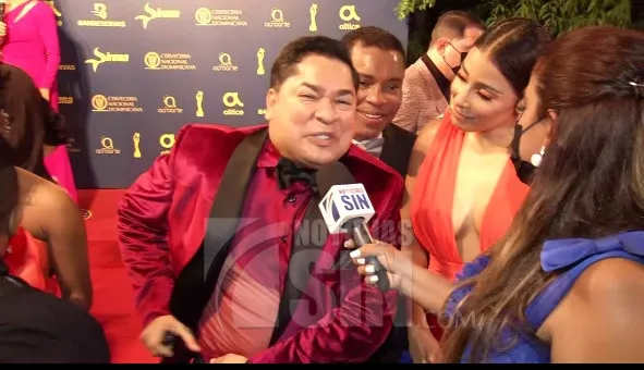 El pacha dice se desnudará si no le dan premio a mejor programa de entretenimiento