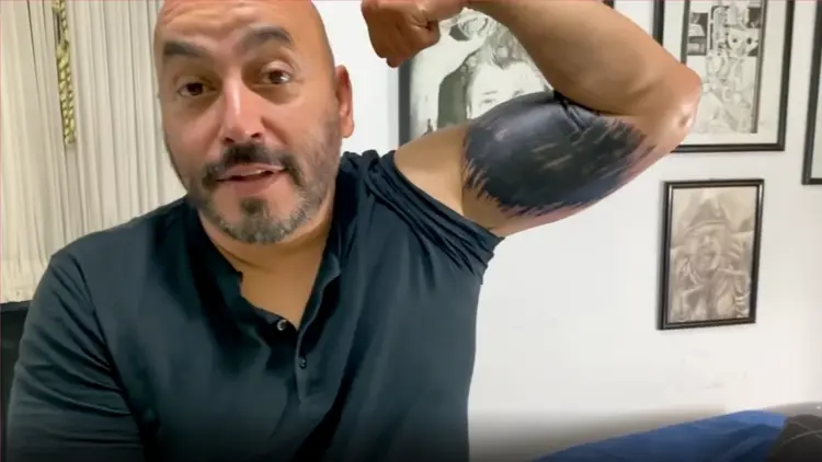 Lupillo Rivera respondió a críticas de tatuaje en su brazo para tapar la cara de Belinda
