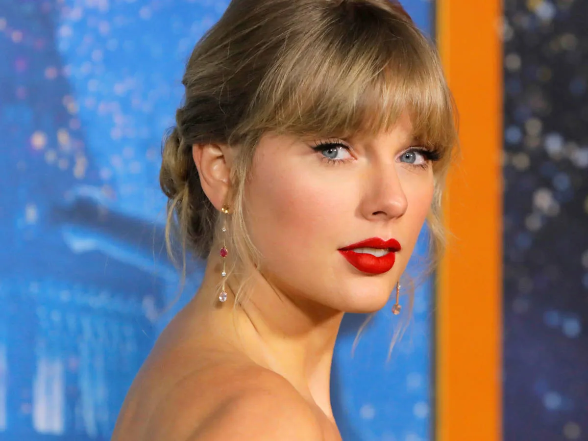 Taylor Swift relanzará su disco Red con una lista de 30 canciones