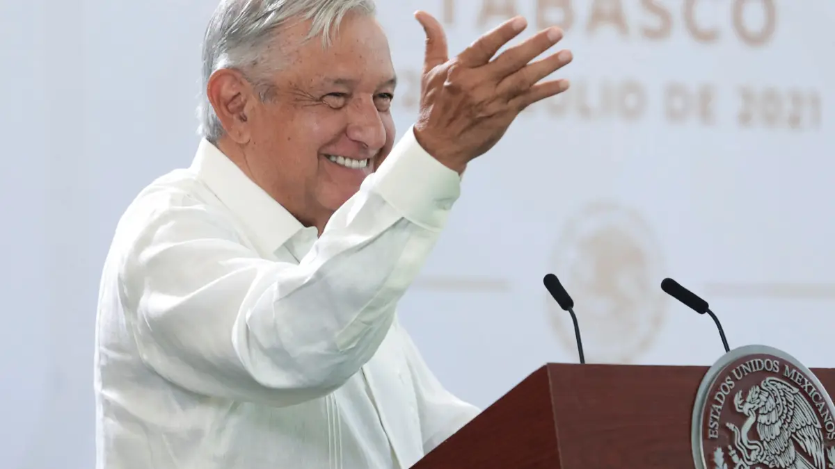 López Obrador anuncia reforma que prioriza interés público en electricidad