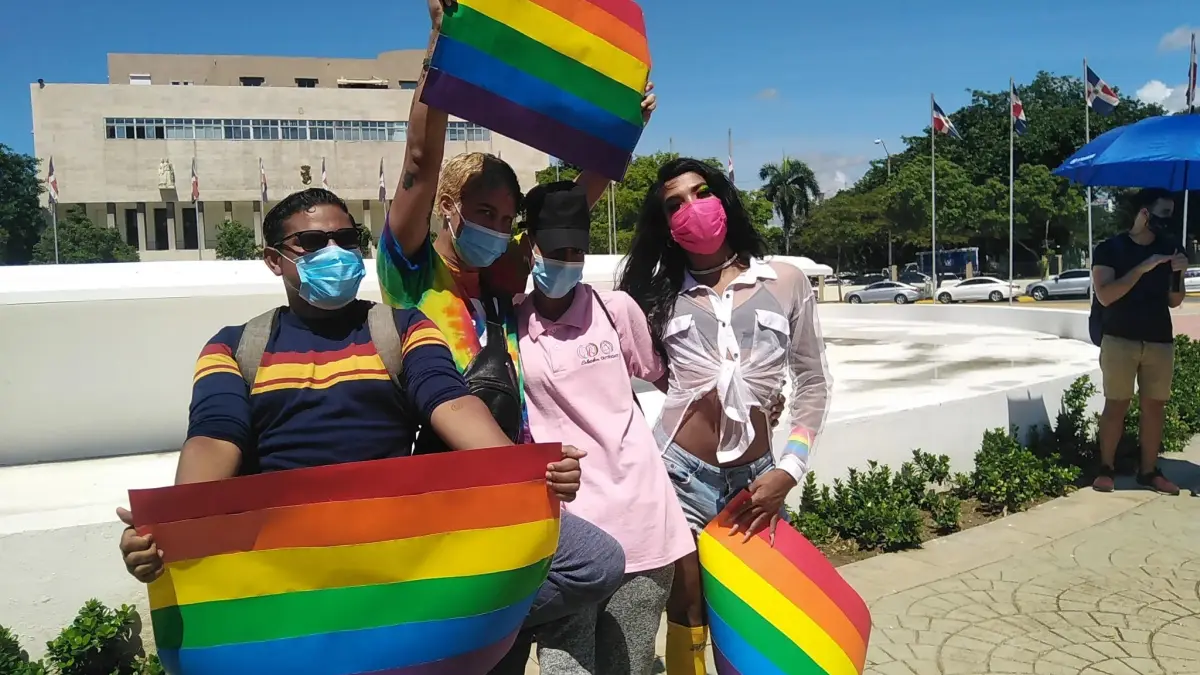 Organizaciones LGBT exigen se penalice la discriminación contra personas por su orientación sexual