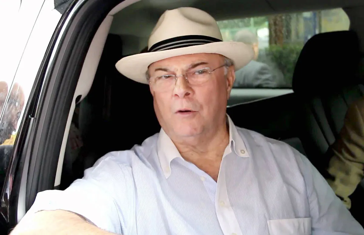 Hipólito Mejía envía condolencias a Leonel Fernández por pérdida de su madre