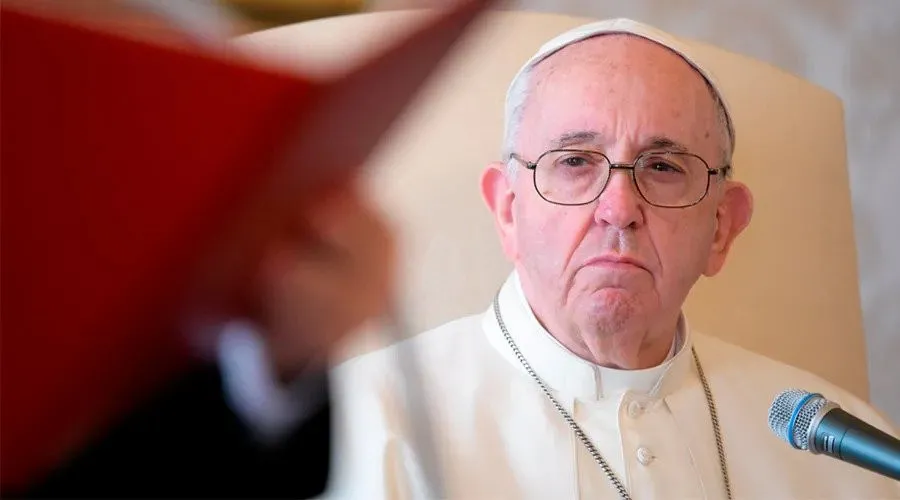 El papa Francisco se recupera favorablemente de una cirugía de colon
