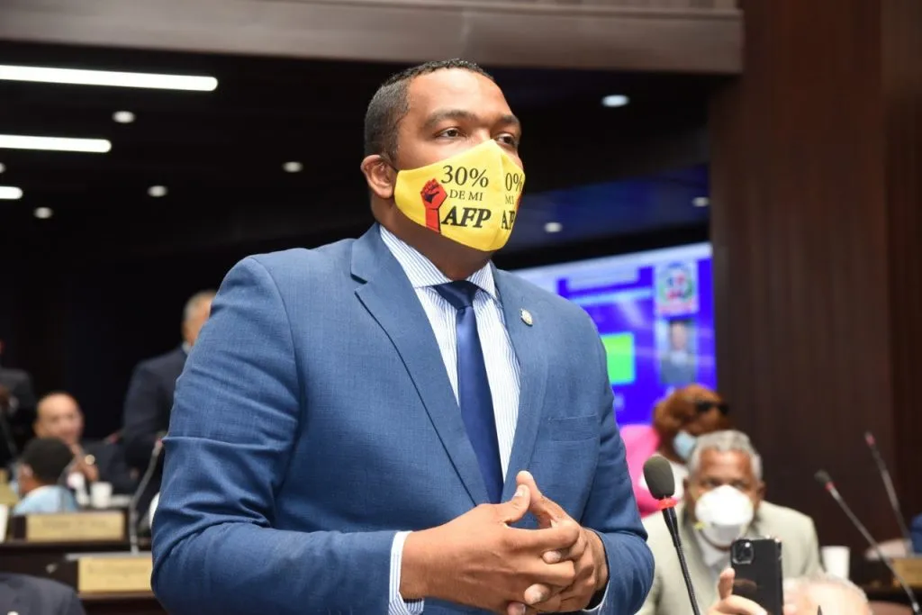 Consejo Disciplina dice diputado Botello es responsable de los actos de agresión contra Congreso