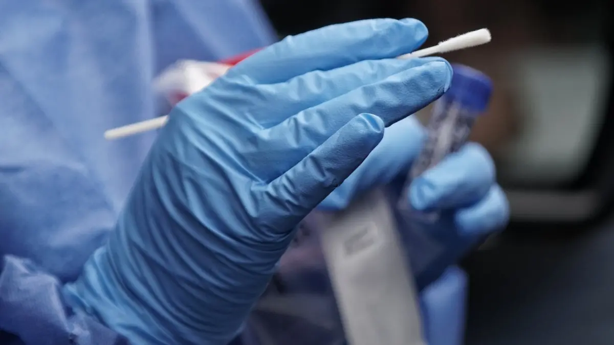 Un año de cárcel para un rumano que escapó del aislamiento covid