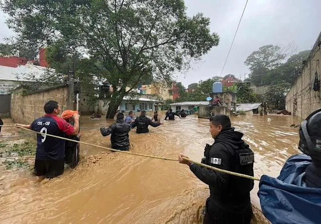 Grace se degrada pero provoca siete muertes, inundaciones y daños en México