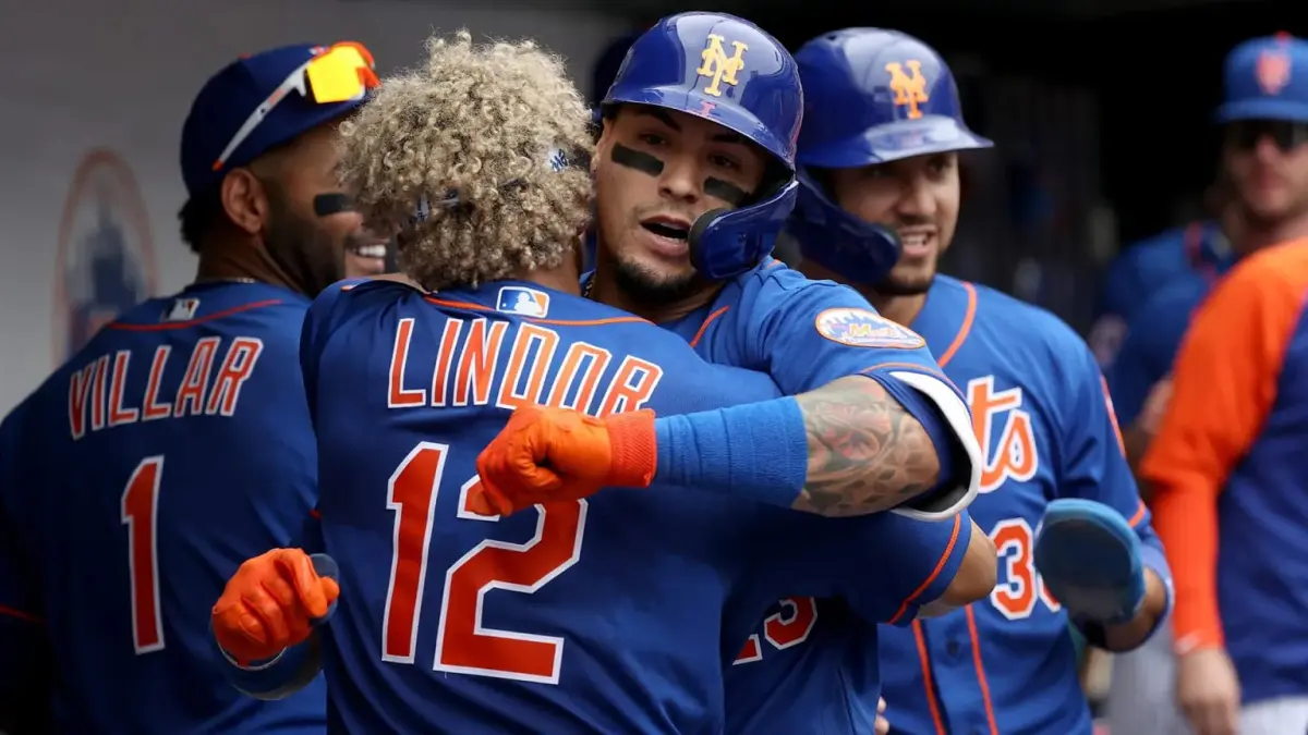 Báez y Lindor piden disculpa a fanáticos de los Mets tras gestos de abucheos