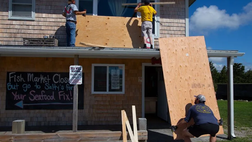 Estados del noreste se preparan para el impacto de Henri