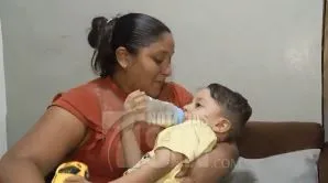 Piden ayuda para operar niños sordos y mudos