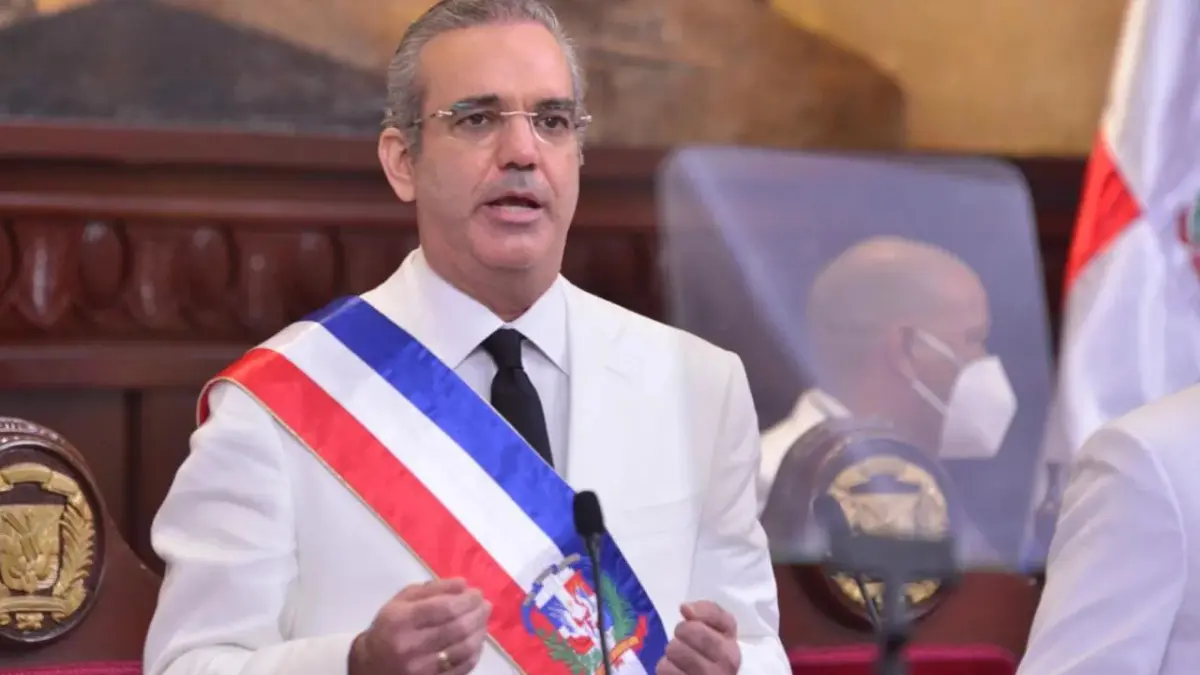 Luis Abinader llega a su primer año de mandato; 12 meses de retos, cuestionamientos y cambios