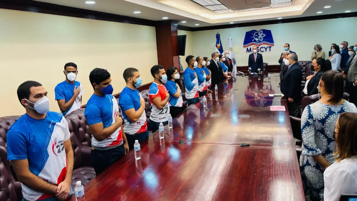 MESCYT facilita becas con cobertura total a 11 jóvenes ganadores de primer lugar en concurso de la NASA