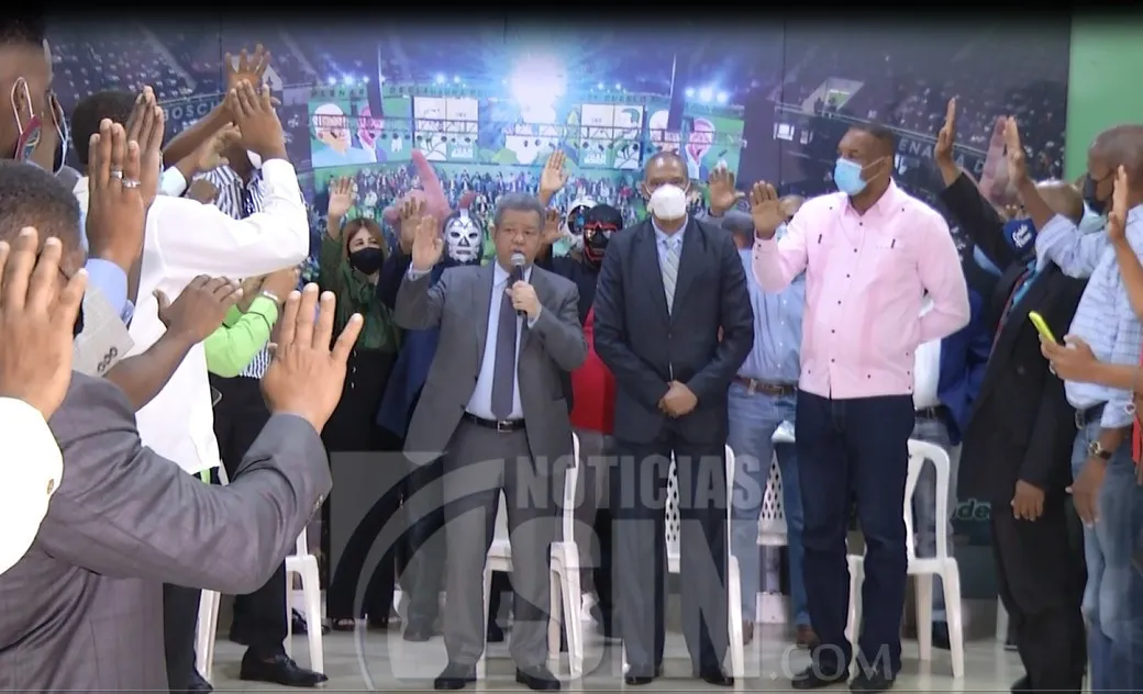 Presidente JCE se reúne con delegados de partidos políticos tras exigir frenar campaña a destiempo