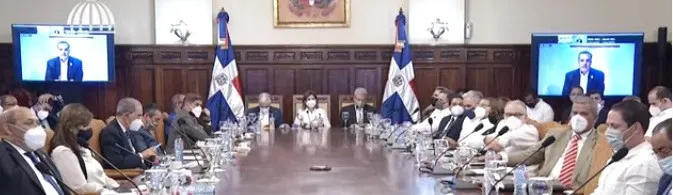 Abinader: Senasa Premium será el más económico para dominicanos en EE.UU