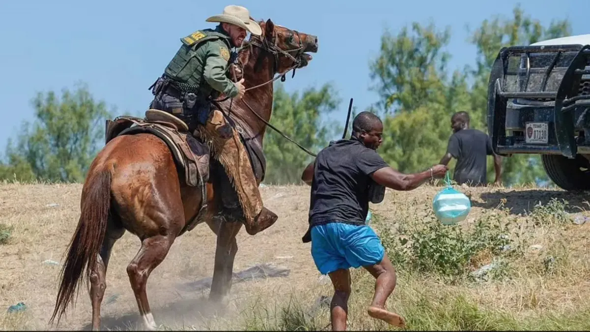 EE.UU. deja de usar caballos para patrullar el cruce de haitianos en frontera