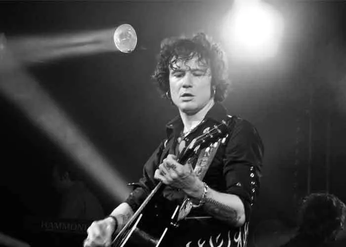 Bunbury rinde homenaje a su admirado José José con una versión de El Triste