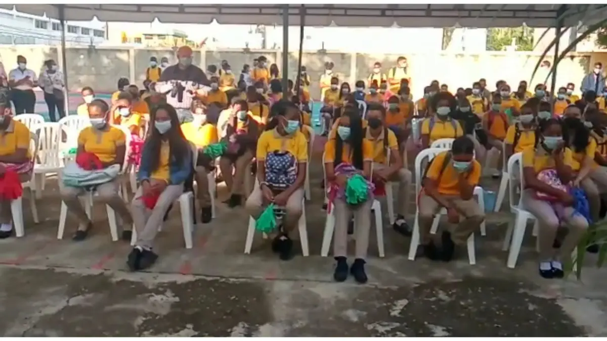 Inician año escolar de manera presencial en Dajabón