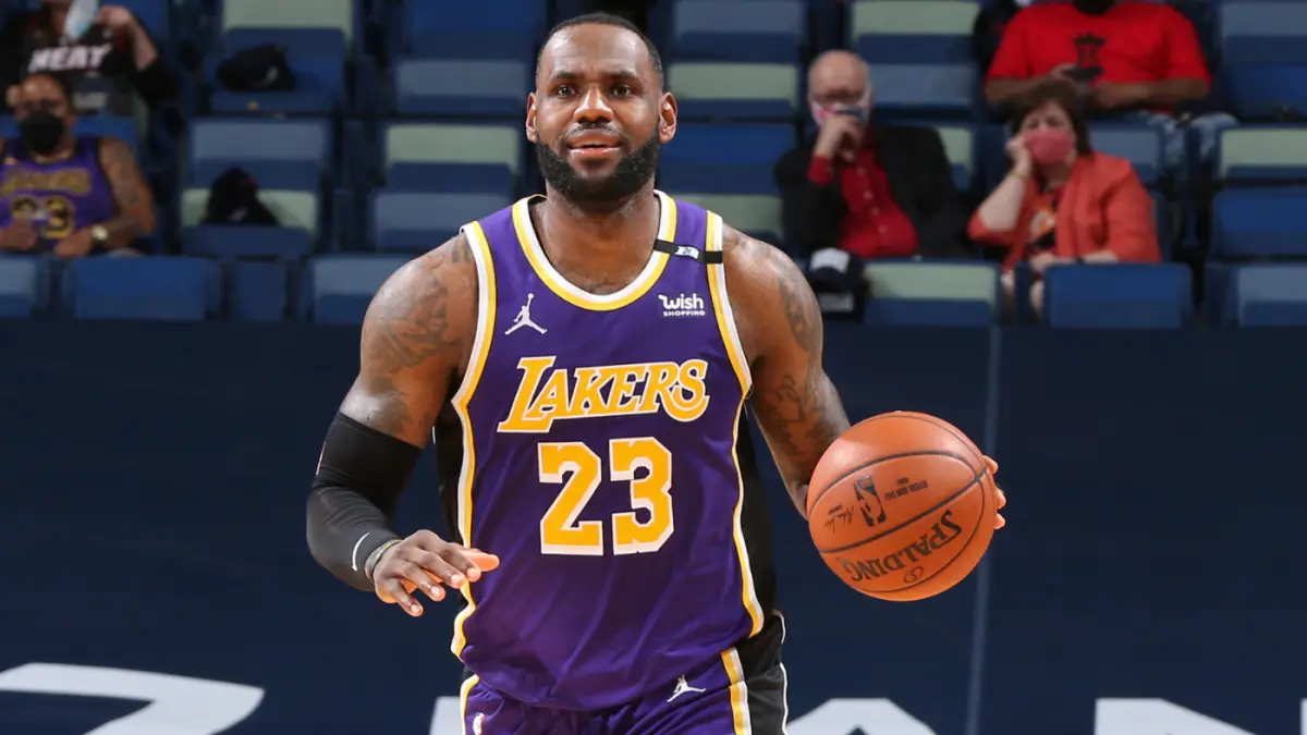 LeBron James confirma que está vacunado: Era lo mejor para mi familia