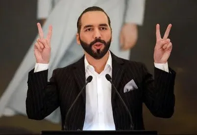Nayib Bukele se autoproclama dictador de El Salvador en su biografía de Twitter