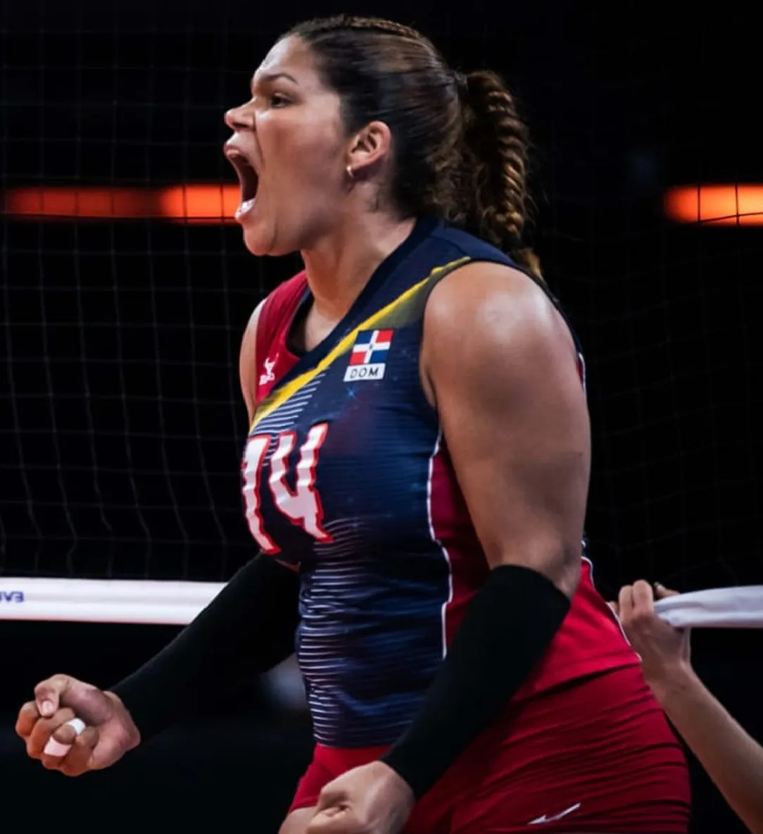 VIDEO: Prisilla Rivera sigue dándolo todo en el final de su carrera