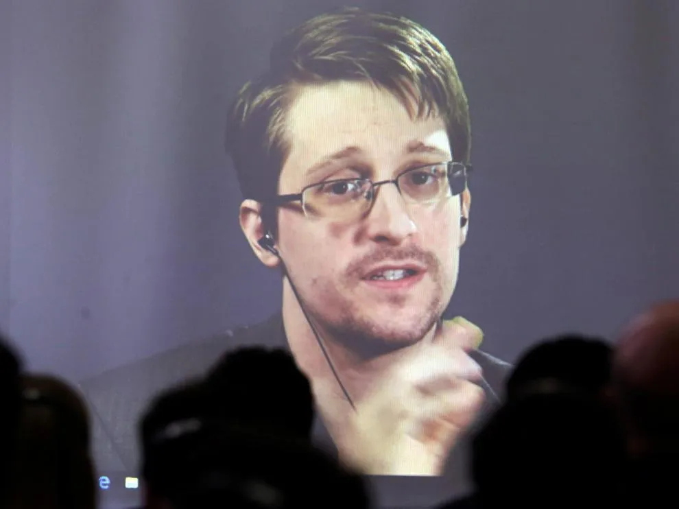 Snowden advierte de nueva herramienta de Apple para el rastreo de móviles