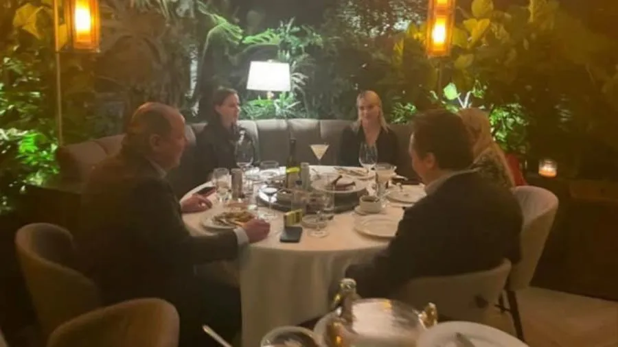 López Obrador ve inmoral que exdirector de Pemex coma en lujoso restaurante