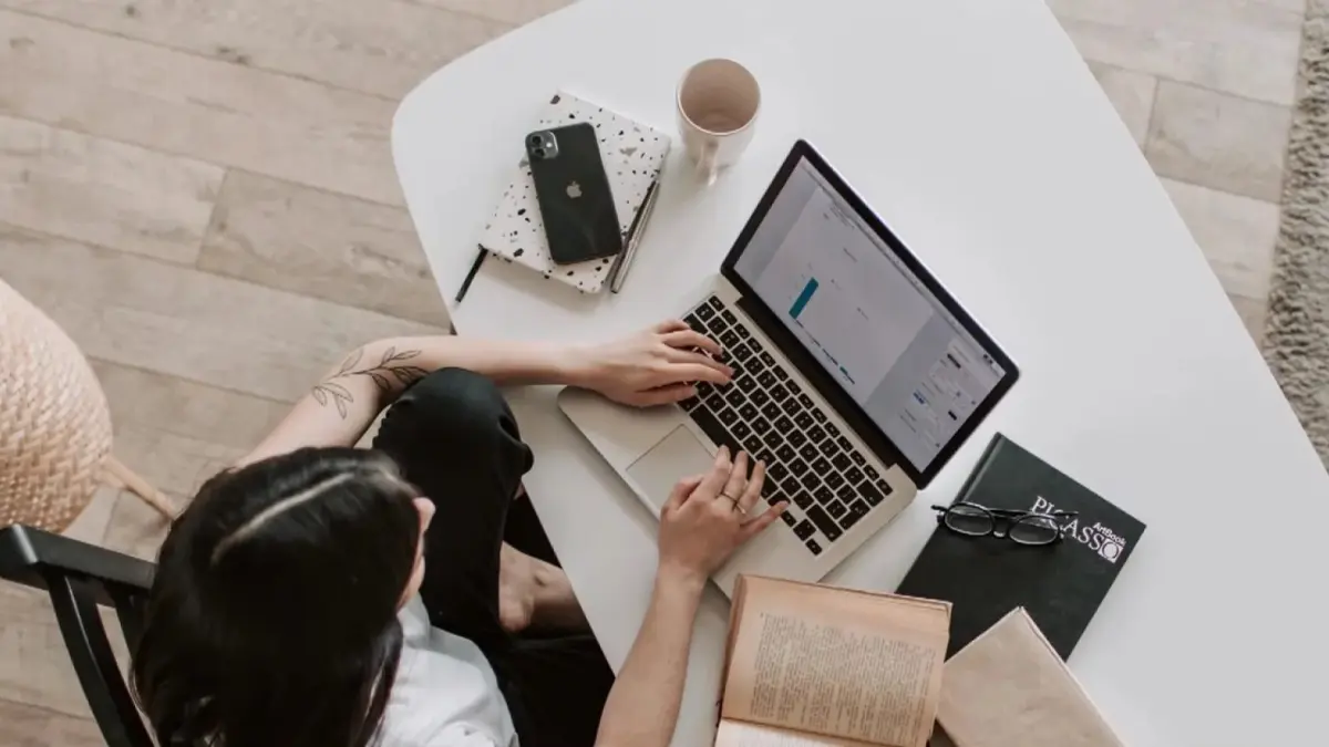 Explican importancia de responder a rumores que afectan el nombre o la marca