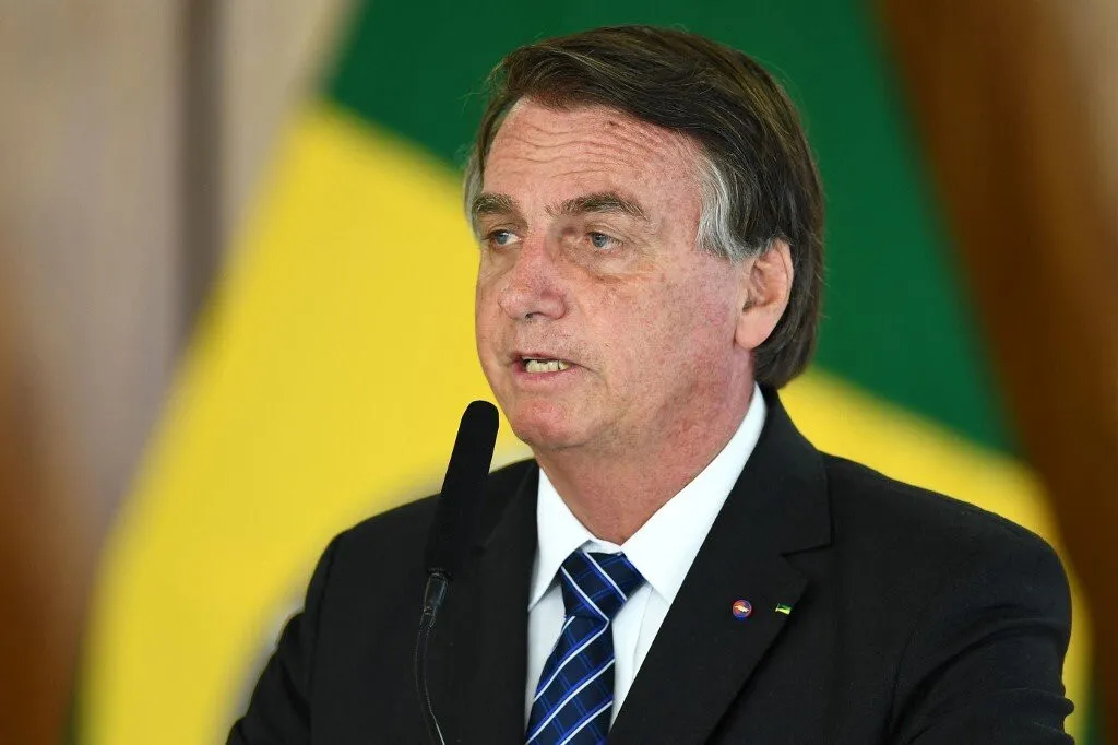 Bolsonaro califica de payasada acusaciones de crímenes contra la humanidad