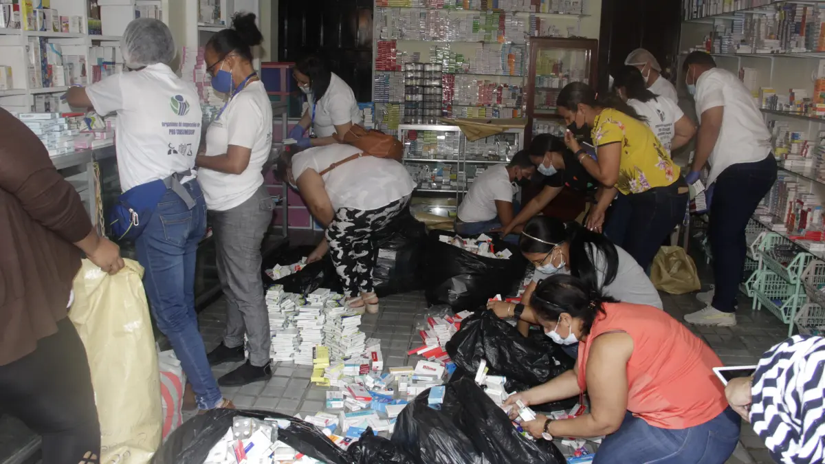 Decomisan más de 25 mil cajas de medicinas no aptas para el consumo en Moca