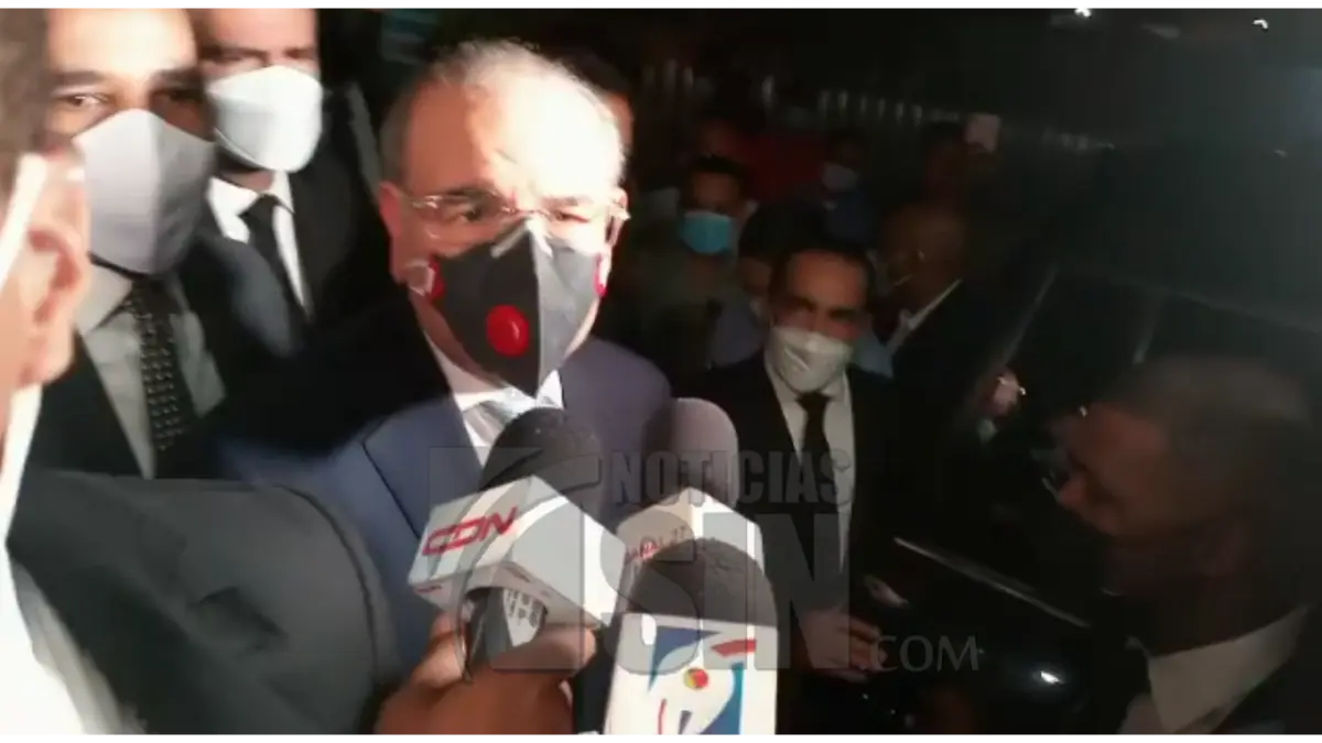 “Un hombre talentoso y de coraje”, Danilo Medina acude al velatorio de Reinaldo Pared Pérez