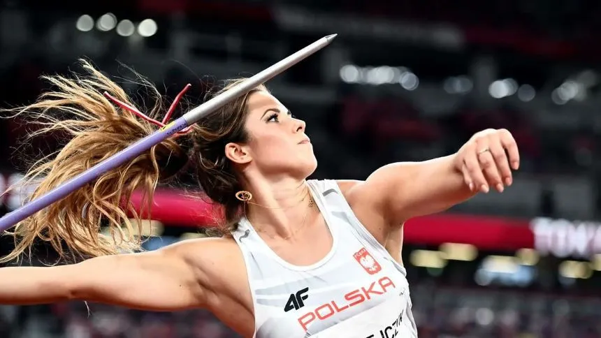 Atleta polaca subasta su medalla de Tokio para que niño sea operado en España