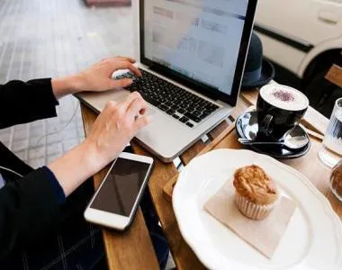 Los peligros de comer frente a la pantalla